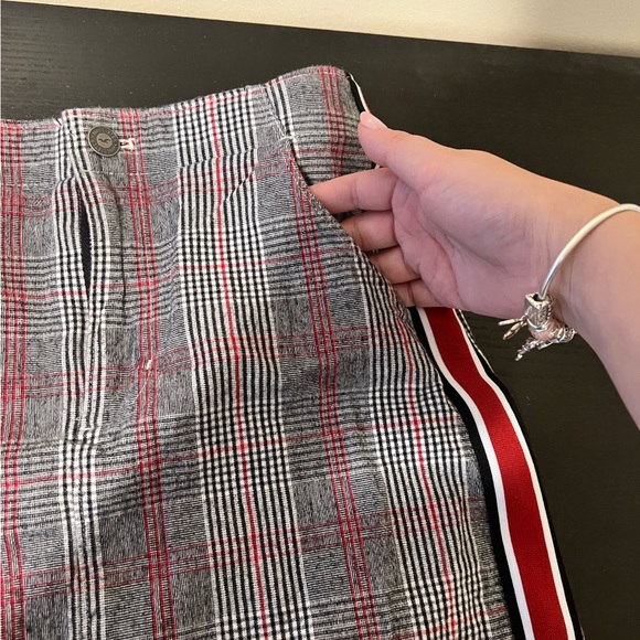 Hollister Plaid Two Piece Set - Picture 5 of 8